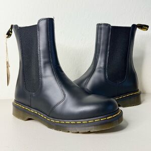 NWT Dr. Martens 2976 Hi Smooth Black Leather Chelsea Boots EU 44 M10 W11